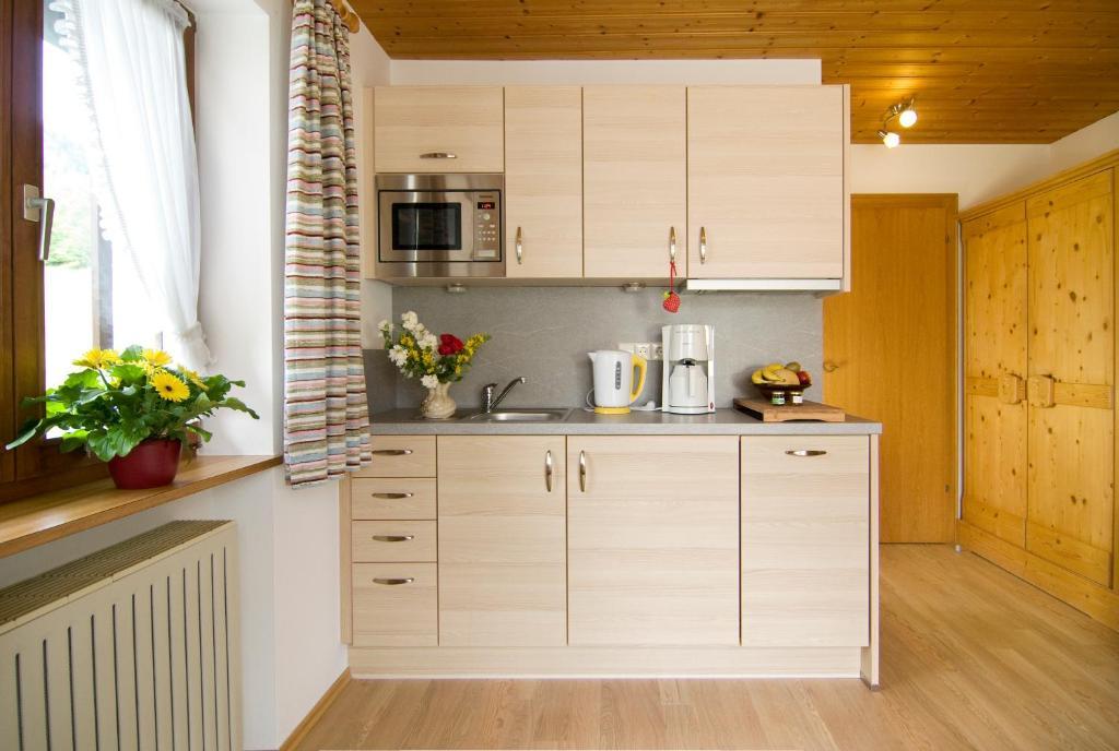 Haus Christl Reit Im Winkl, Kostenloser Parkplatz, 5 Minuten Zum Ortszentrum, Ruhige Lage, Wlan Quarto foto
