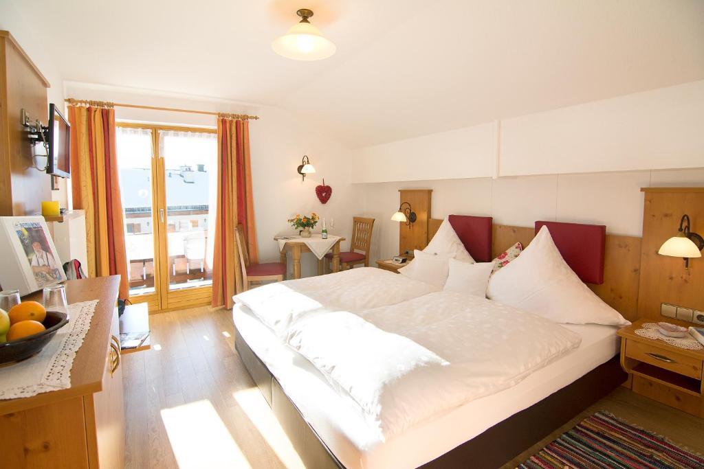 Haus Christl Reit Im Winkl, Kostenloser Parkplatz, 5 Minuten Zum Ortszentrum, Ruhige Lage, Wlan Quarto foto