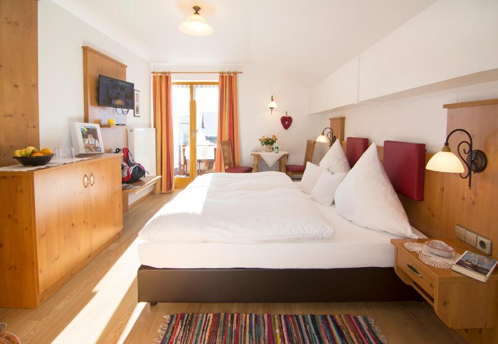Haus Christl Reit Im Winkl, Kostenloser Parkplatz, 5 Minuten Zum Ortszentrum, Ruhige Lage, Wlan Quarto foto
