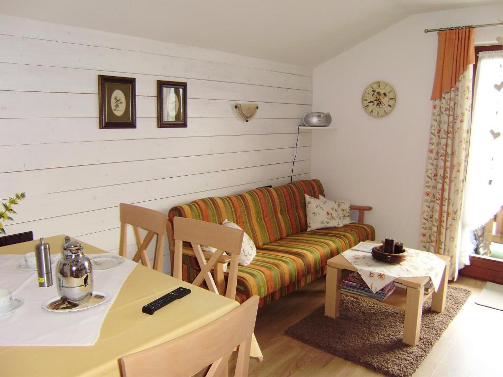 Haus Christl Reit Im Winkl, Kostenloser Parkplatz, 5 Minuten Zum Ortszentrum, Ruhige Lage, Wlan Quarto foto
